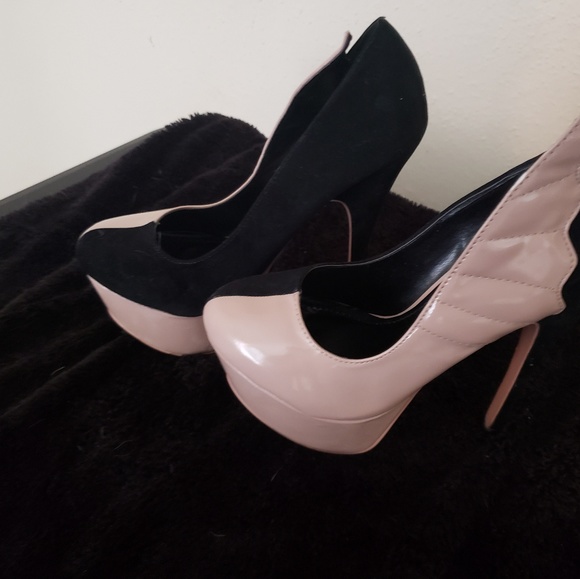Black and Tan Winged heels - Picture 1 of 2